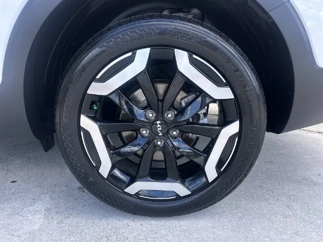 2023 Kia Telluride S photo 11