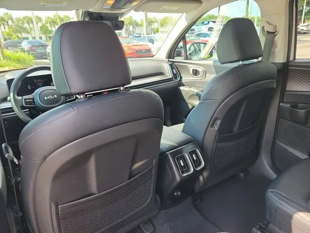 2025 Kia Sorento Hybrid EX photo 16