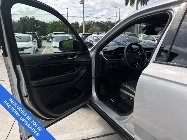 2023 Jeep Grand Cherokee L Altitude photo 22