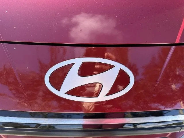 2025 Hyundai Elantra SEL Convenience photo 10