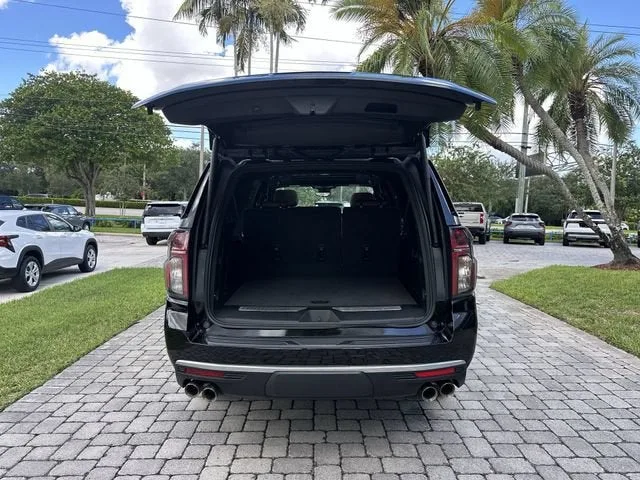 2024 Chevrolet Suburban High Country photo 28