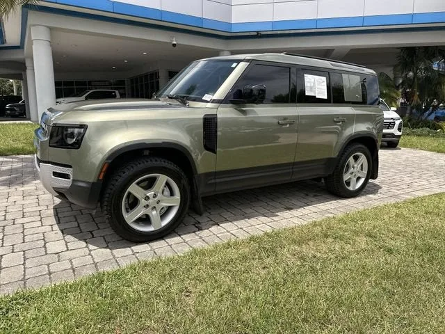 2020 Land Rover Defender HSE photo 21