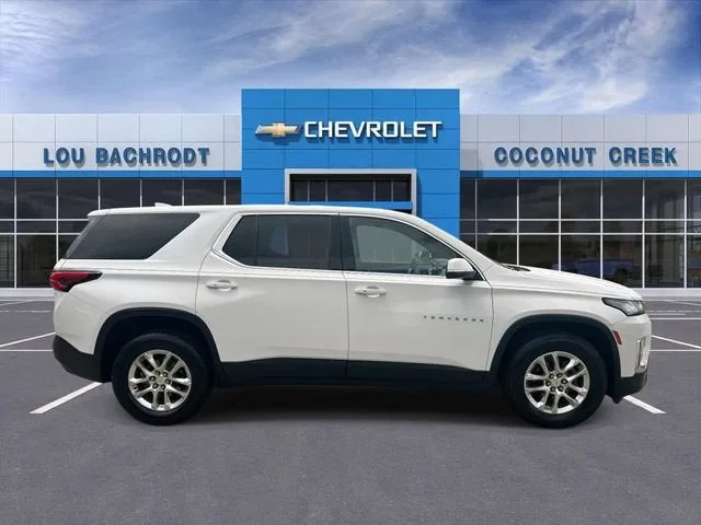 2023 Chevrolet Traverse LS photo 9