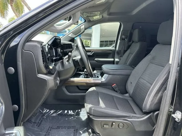 2023 Chevrolet Silverado 1500 RST photo 30