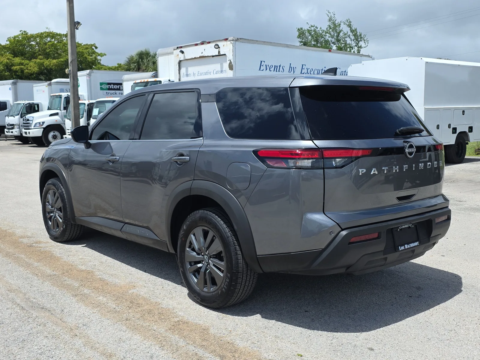 2024 Nissan Pathfinder S photo 5