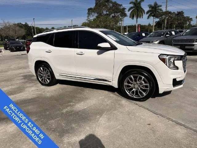 2024 GMC Terrain Denali photo 15