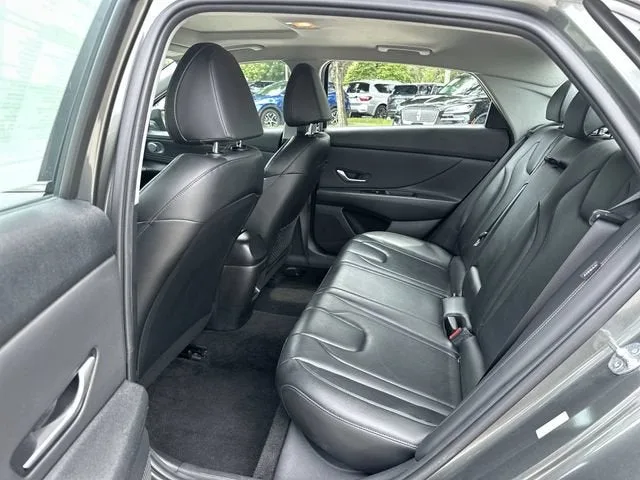2024 Hyundai Elantra Limited photo 27