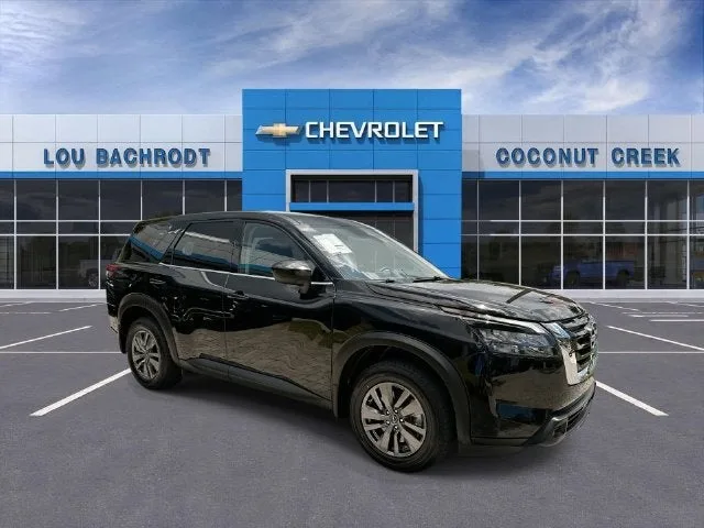 2025 Nissan Pathfinder S photo 2