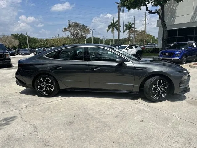 2025 Hyundai Sonata SEL photo 21