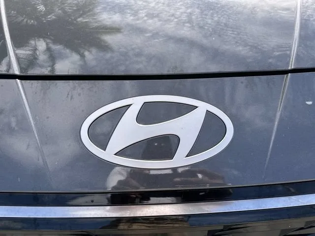 2025 Hyundai Elantra SEL Convenience photo 10
