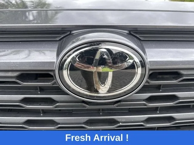 2024 Toyota RAV4 XLE Premium photo 10