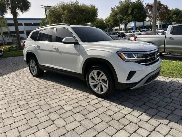 2022 Volkswagen Atlas 2.0T SE w/Technology photo 16