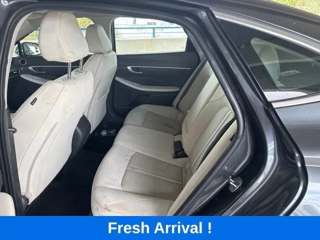 2025 Hyundai Sonata SEL photo 3