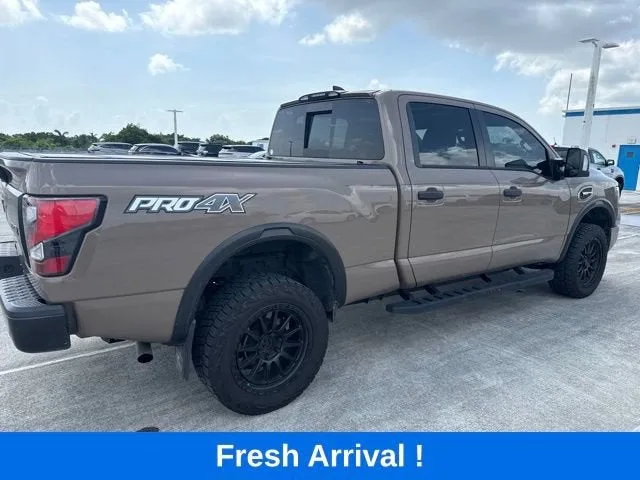 2023 Nissan Titan XD PRO-4X photo 17