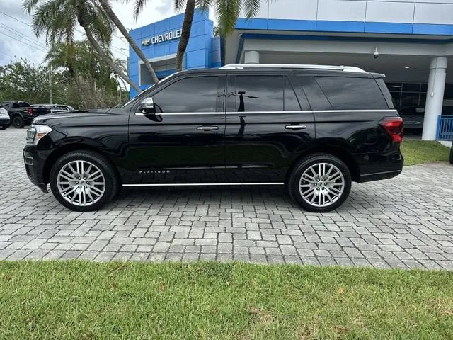 2022 Ford Expedition Platinum photo 32