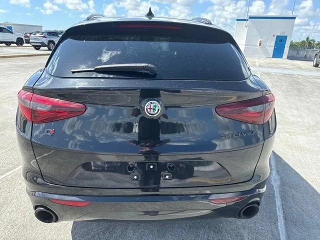 2020 Alfa Romeo Stelvio Ti photo 17