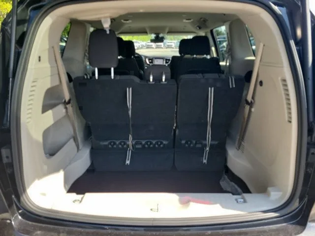 2023 Chrysler Voyager LX photo 12