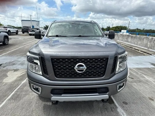 2019 Nissan Titan XD PRO-4X photo 16