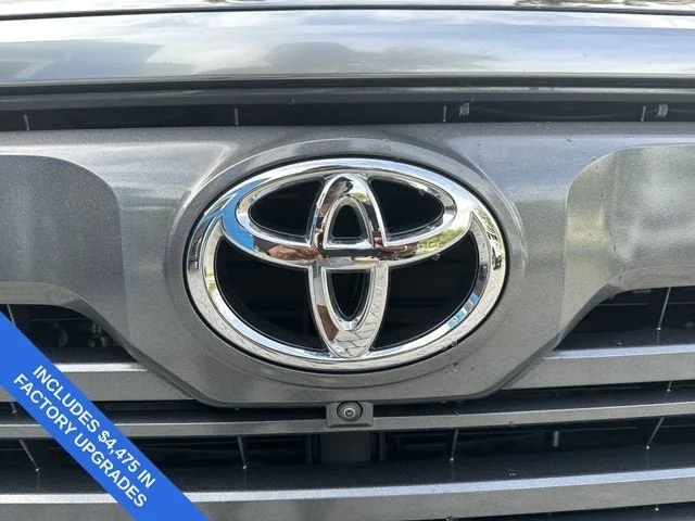 2022 Toyota Tundra 4WD Limited photo 10
