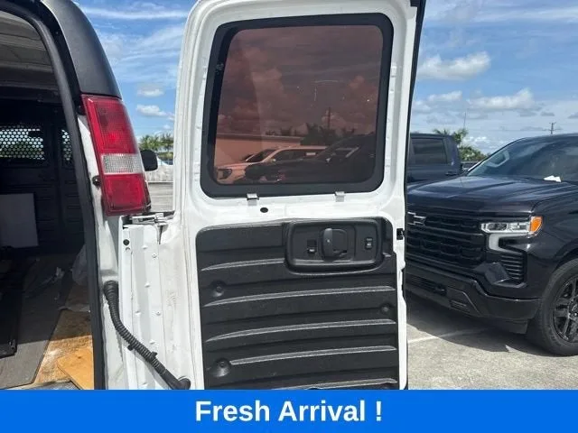 2019 GMC Savana Cargo 2500 VAN 2500 RWD 135" photo 12