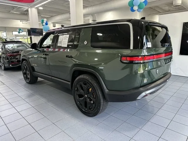 2023 RIVIAN R1S Adventure photo 31
