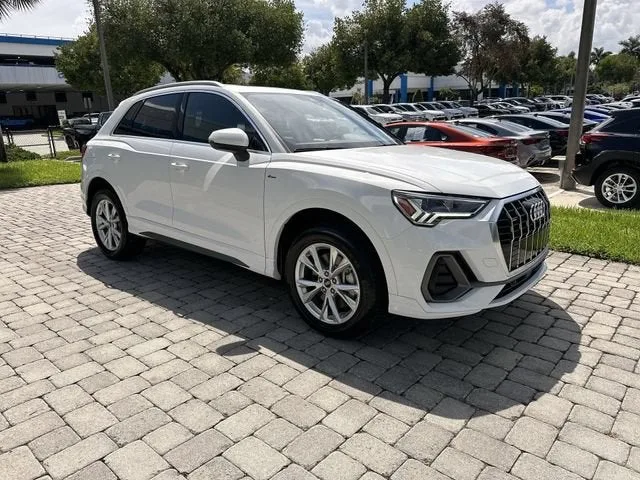2025 Audi Q3 S line Premium photo 16