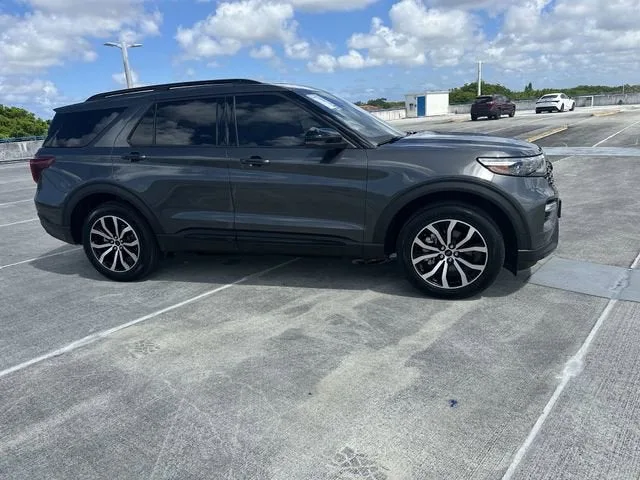 2020 Ford Explorer ST photo 15