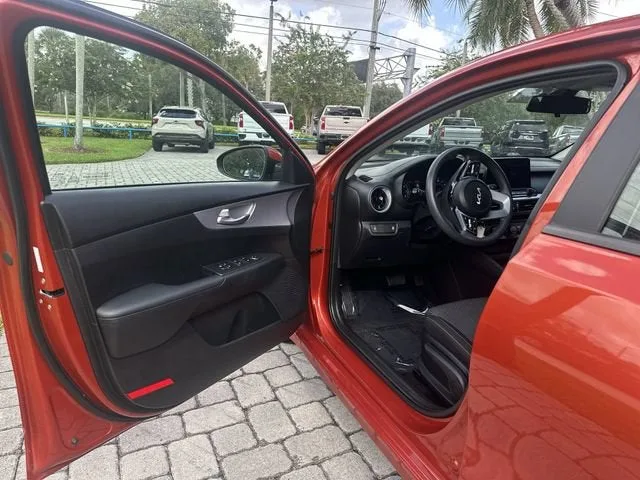2024 Kia Forte LXS photo 22