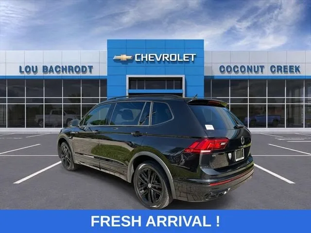 2022 Volkswagen Tiguan SE R-Line Black photo 6