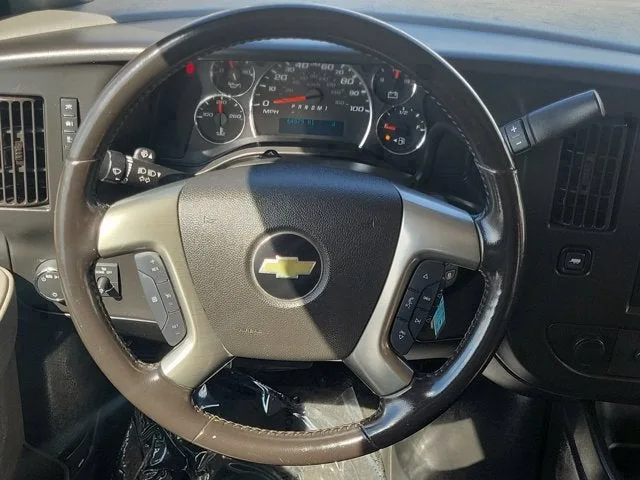 2018 Chevrolet Express Passenger 3500 LT photo 17