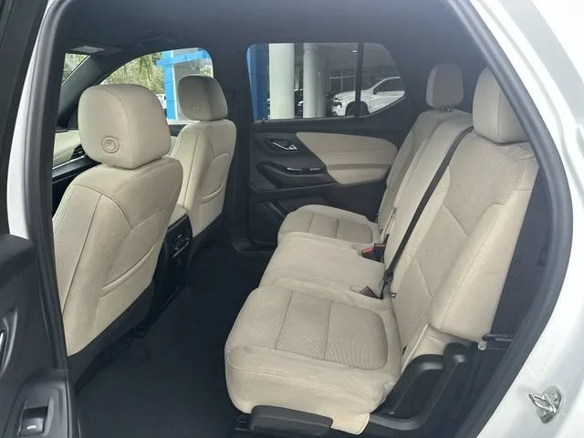 2023 Chevrolet Traverse LS photo 27