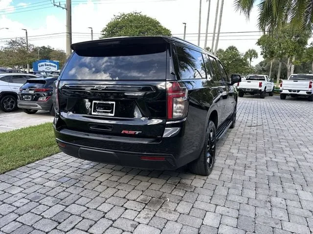2023 Chevrolet Suburban RST photo 37