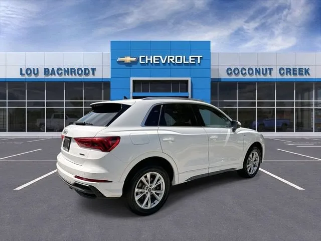 2025 Audi Q3 S line Premium photo 8