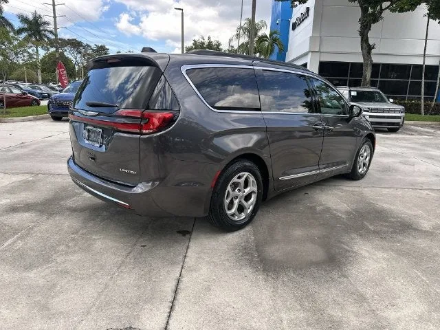 2023 Chrysler Pacifica Limited photo 38