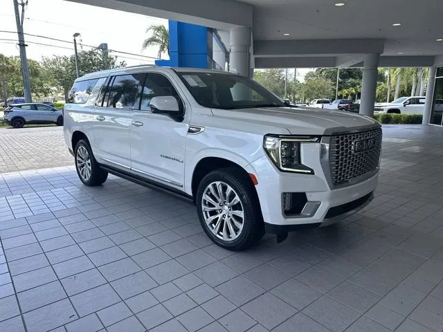 2022 GMC Yukon XL Denali photo 33