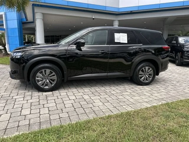 2025 Nissan Pathfinder S photo 31