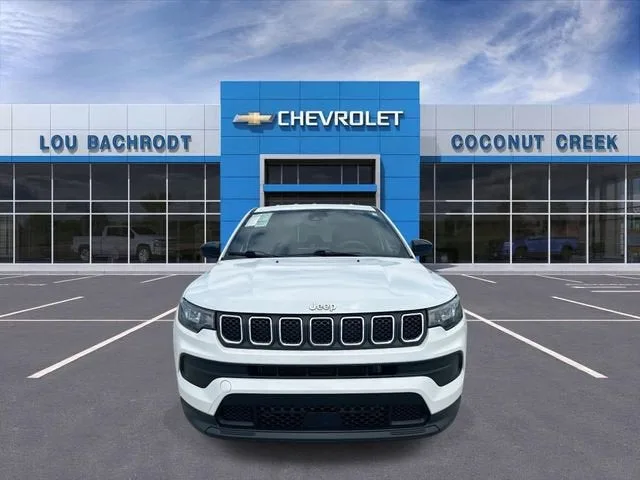 2023 Jeep Compass Sport photo 3