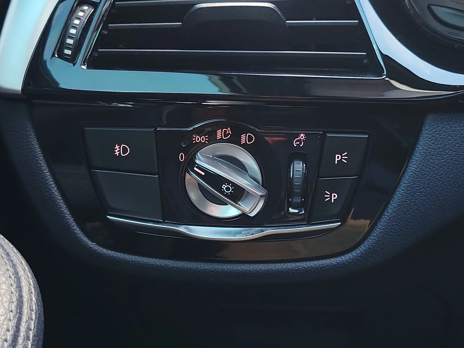 2019 BMW 5 Series 540i photo 24