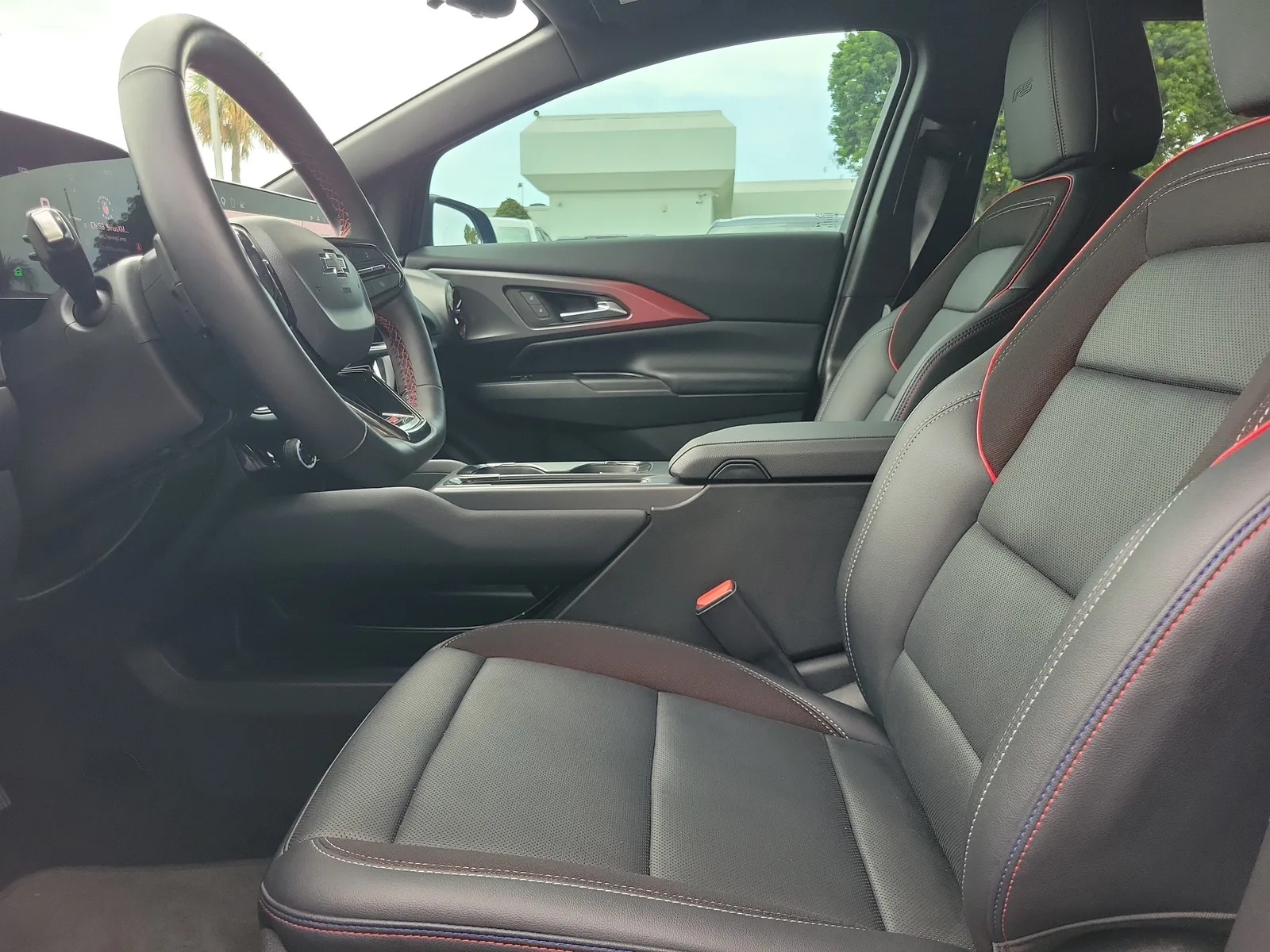 2025 Chevrolet Equinox EV RS photo 22