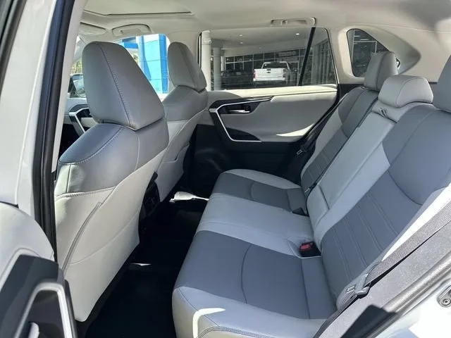 2021 Toyota RAV4 Limited photo 27