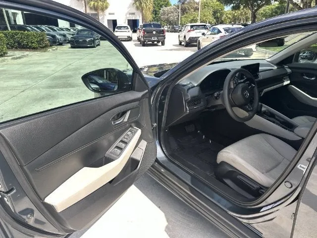 2025 Honda Accord Sedan LX photo 22