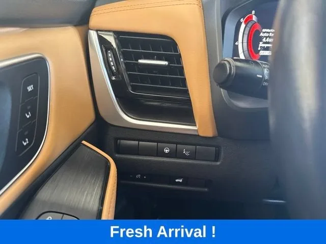 2021 Nissan Rogue Platinum photo 9