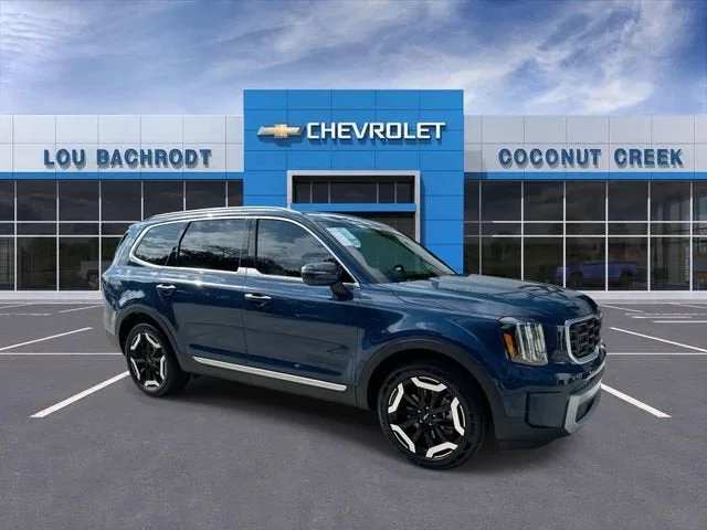 2023 Kia Telluride S photo 2