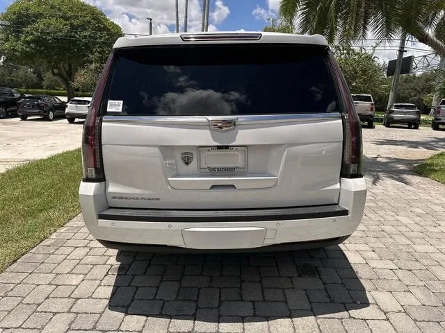 2018 Cadillac Escalade Premium Luxury photo 35