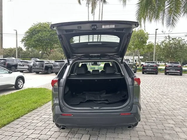 2024 Toyota RAV4 XLE Premium photo 28
