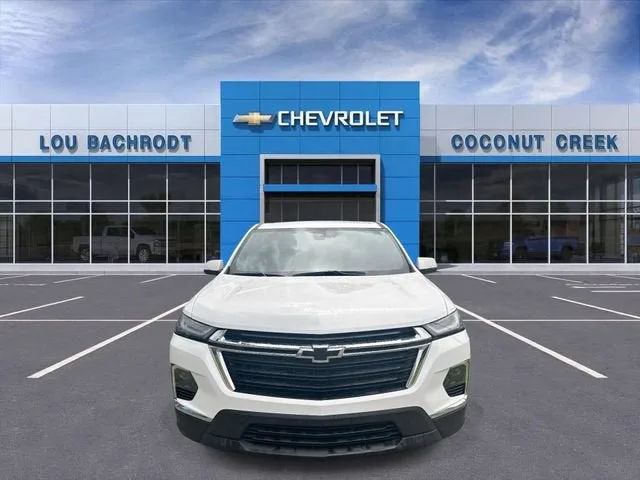 2023 Chevrolet Traverse LS photo 3