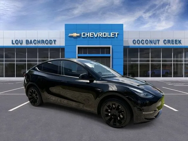 2023 Tesla Model Y Long Range photo 2
