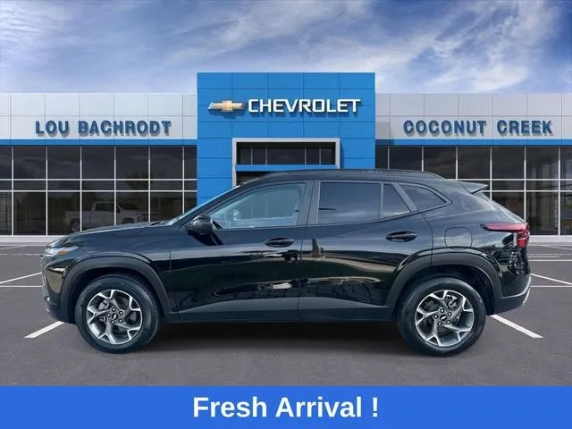 2024 Chevrolet Trax LT photo 5