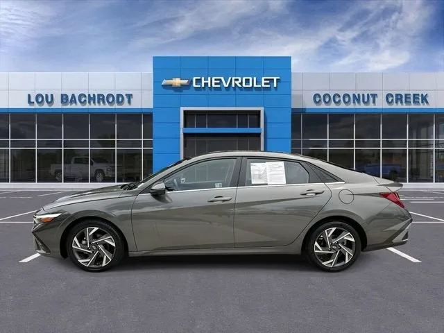 2024 Hyundai Elantra Limited photo 5
