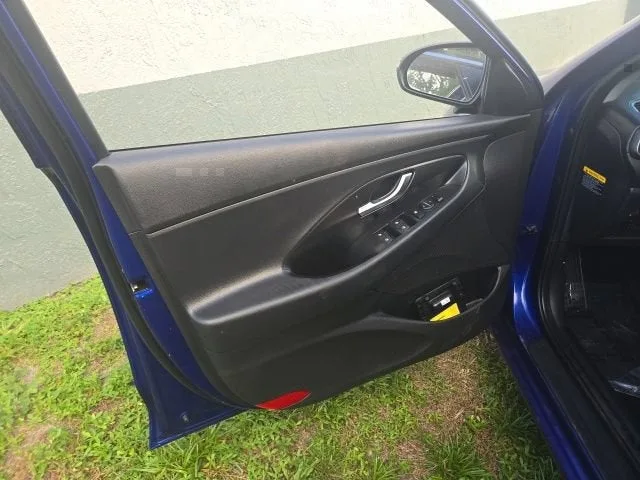 2020 Hyundai Elantra GT 5DR HB AT photo 15
